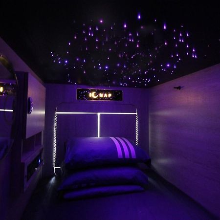 L'Etoile De Mer Mong Kok - Capsule Hotel 九龙 外观 照片